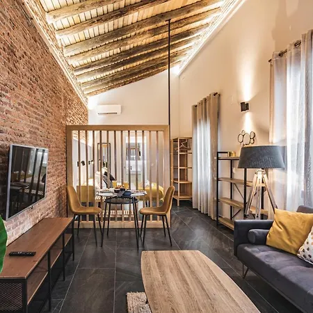 Central Suites Apartment Caces