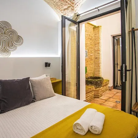 Central Suites * Caces