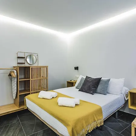 Central Suites *